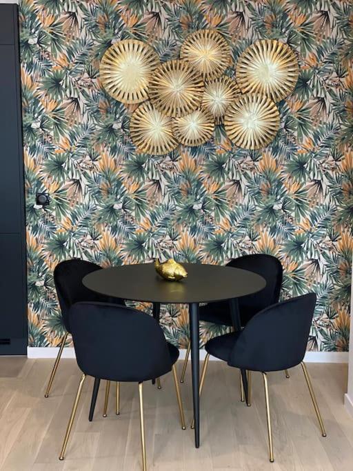 Brand New 1 Bedroom Flat With Parking- 5 Min Paris Pte De Versailles Issy-les-Moulineaux Esterno foto