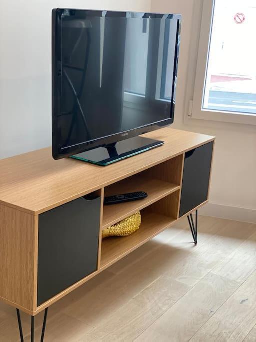 Brand New 1 Bedroom Flat With Parking- 5 Min Paris Pte De Versailles Issy-les-Moulineaux Esterno foto