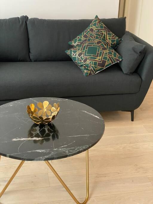 Brand New 1 Bedroom Flat With Parking- 5 Min Paris Pte De Versailles Issy-les-Moulineaux Esterno foto
